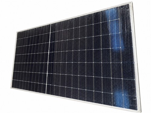 Jinko Tiger Neo 580W panel, angled view